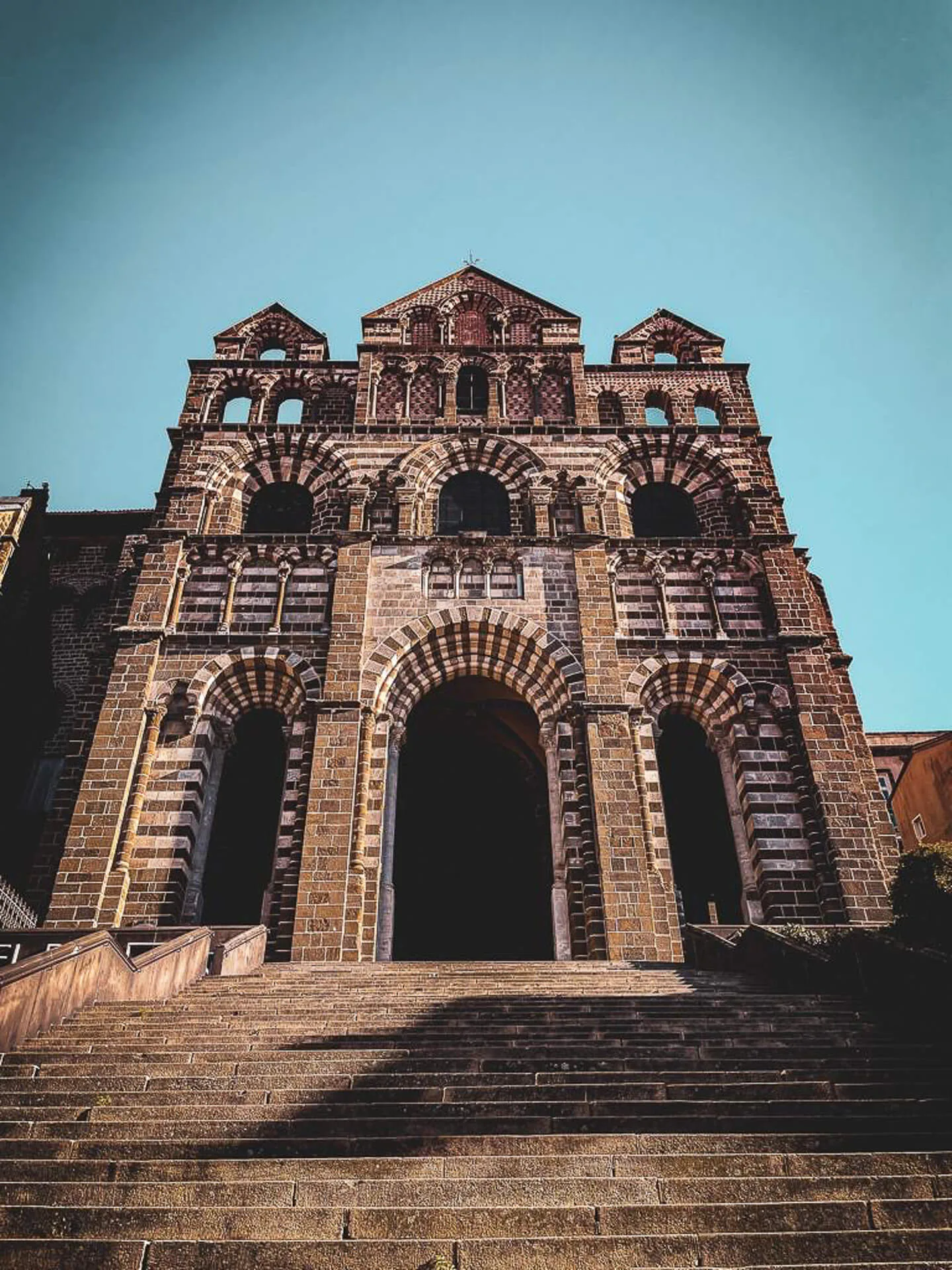 Vue de la Cathédrale Notre-Dame du Puy