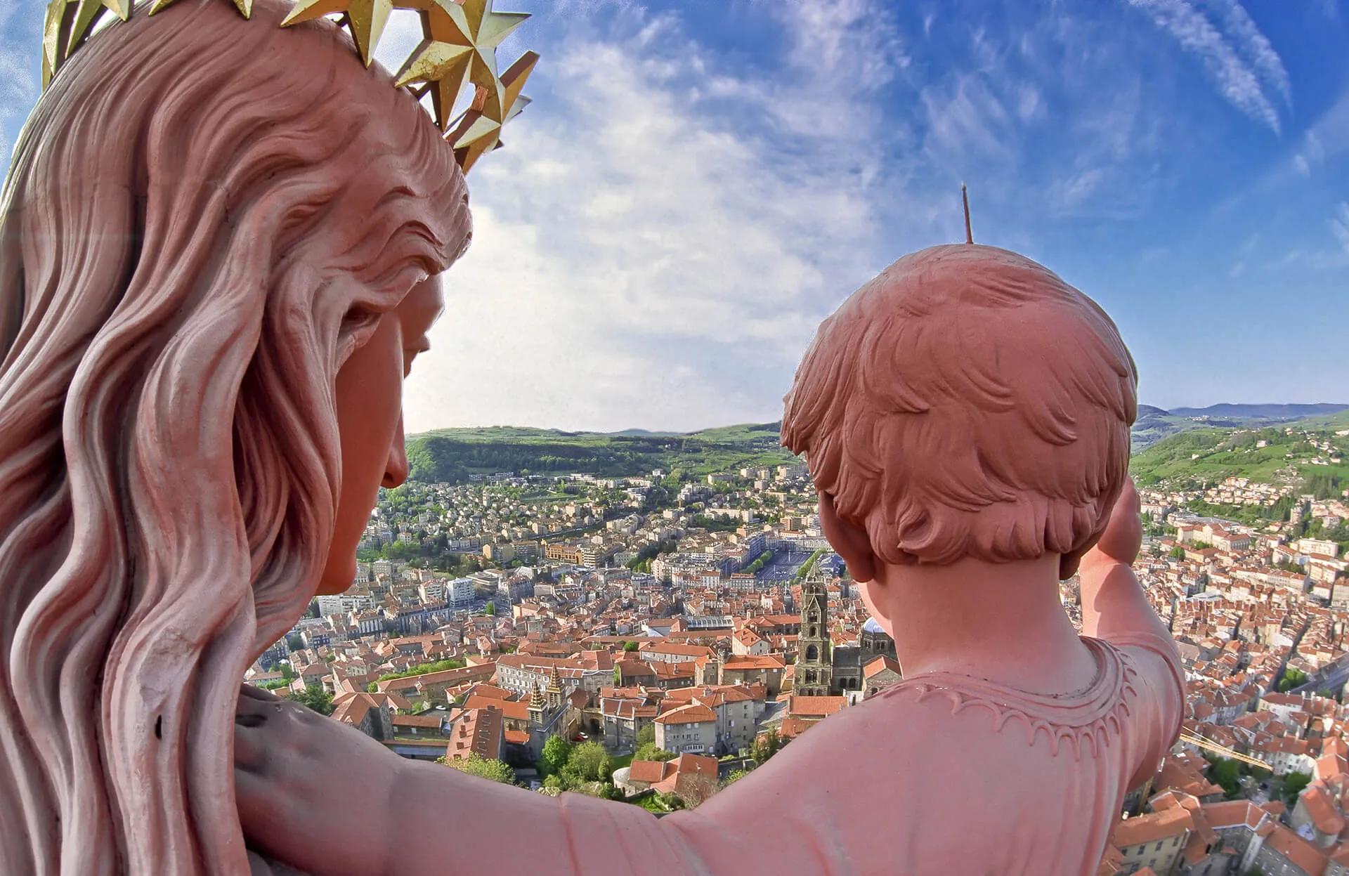 Vue de la statue Notre-Dame de France