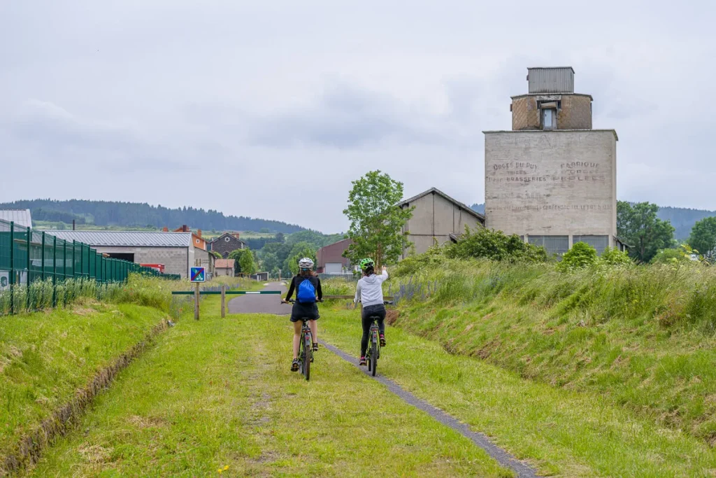 La via Velay à vélo entre Le Puy-en-Velay et Landos