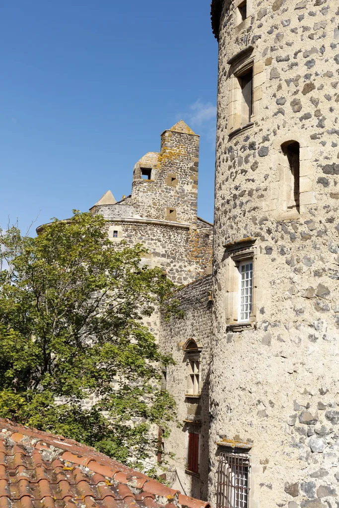 Vue sur la forteresse de Saint-Vidal