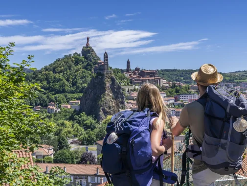 Vue sur Le Puy-en-Velay capitale des chemins de Saint-Jacques de Compostelle